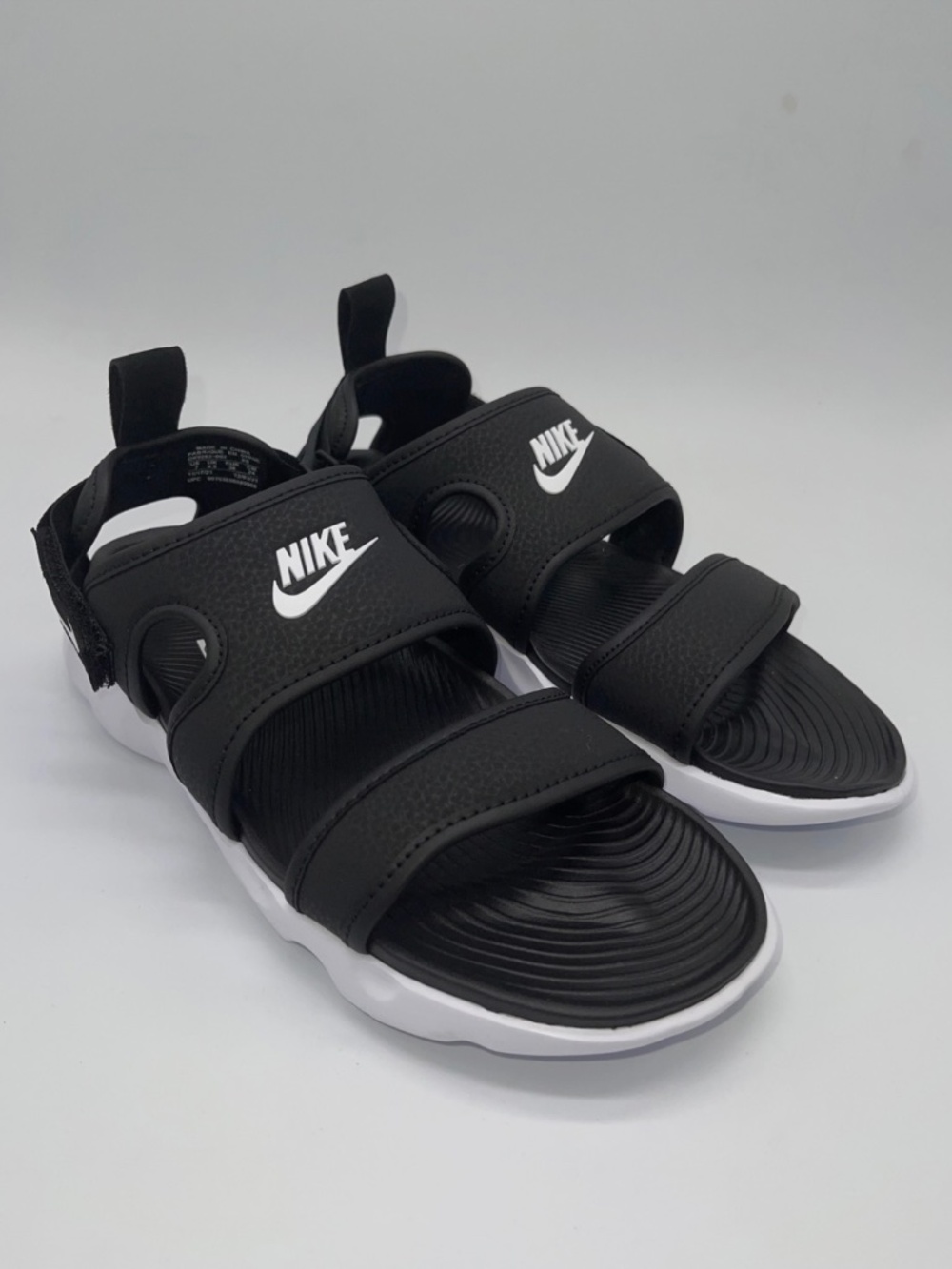 NIKE sandals 🖤